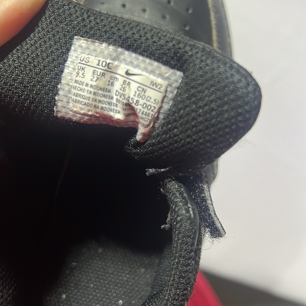 Kids Black Nikes - Picture 5 of 6
